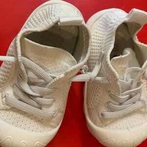 Unisex White Size 5 Owowe Soft Sneakers